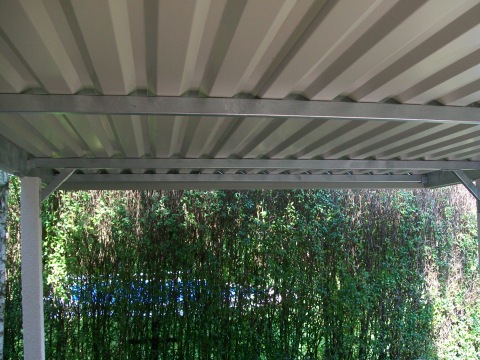 Carport in Stahlbauweise-Dach mit Trapezbleche